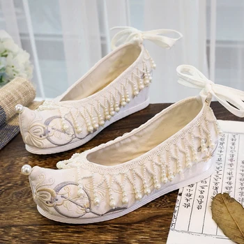 Женская обувь Hanfu, увеличивающая рост зимой, плюс бархатная обувь в старинном стиле, Модные свадебные туфли с вышивкой на шнуровке