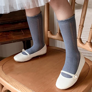 Новые летние носки для младенцев до колена, сетчатые носки для мальчиков и девочек, Дышащий Детский Длинный носок, выдалбливают Мягкий детский носок