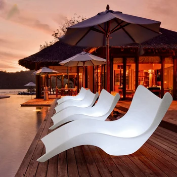 Простое светящееся пластиковое кресло для отдыха креативная осветительная мебель для отеля, пляжа на открытом воздухе или плавательного клуба